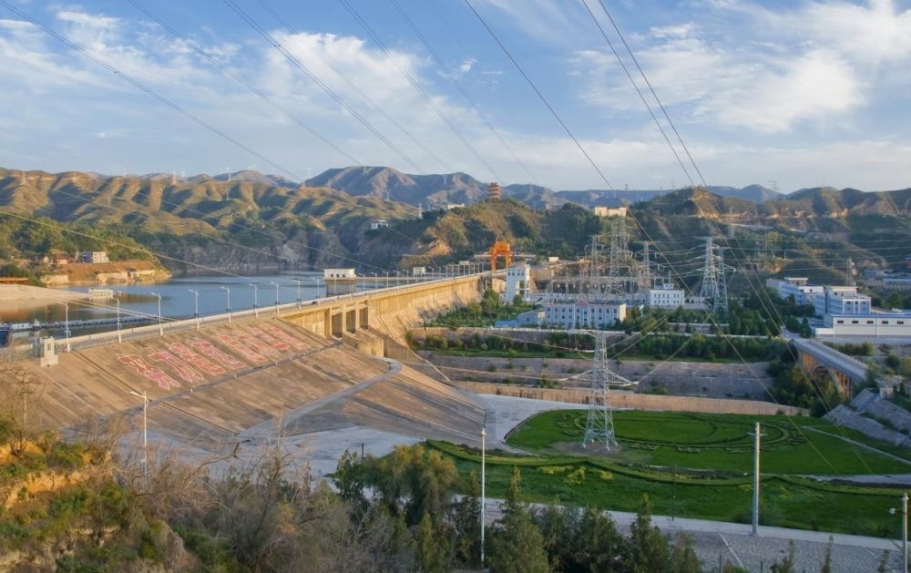 刘家峡水电站大坝雄姿