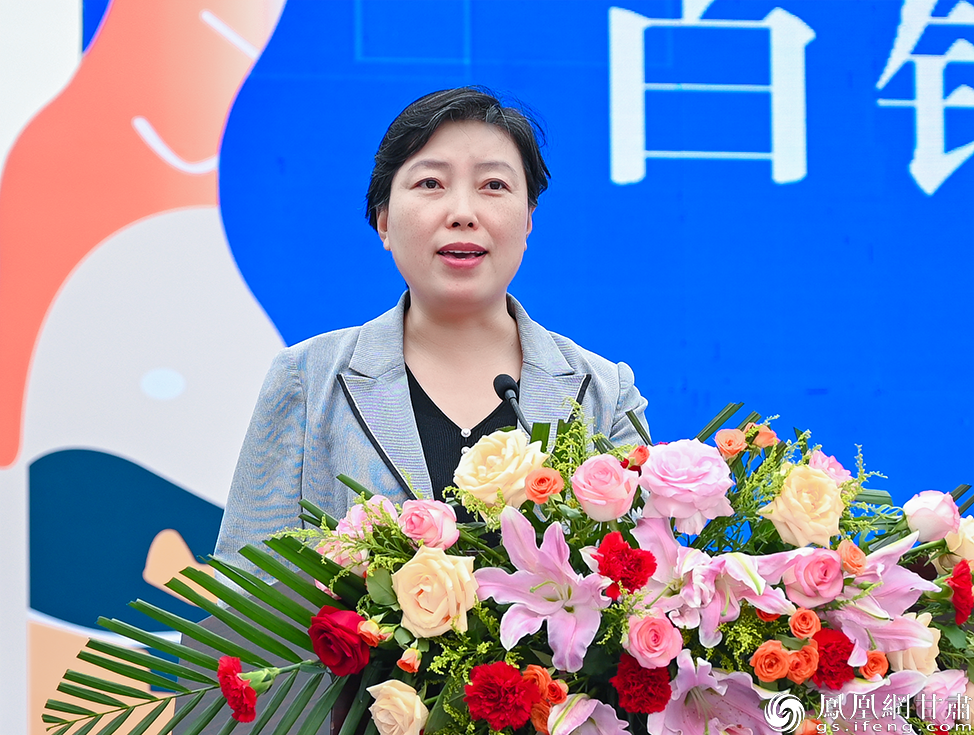 白银市副市长王娟诚邀八方宾朋相约美丽白银，共绘文旅新篇。