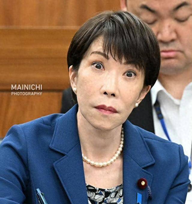 国会提前闭幕，高市支持率暴跌！被在野党盯上，不死也得脱层皮？