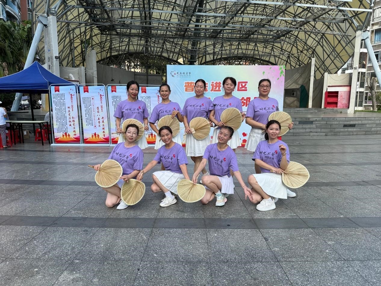 反对家庭暴力 构建和谐社区——西乡街道桃源社区开展反家暴主题宣传活动