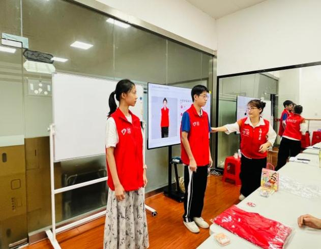 西乡南昌社区开展志愿礼仪培训 赋能基层治理队伍