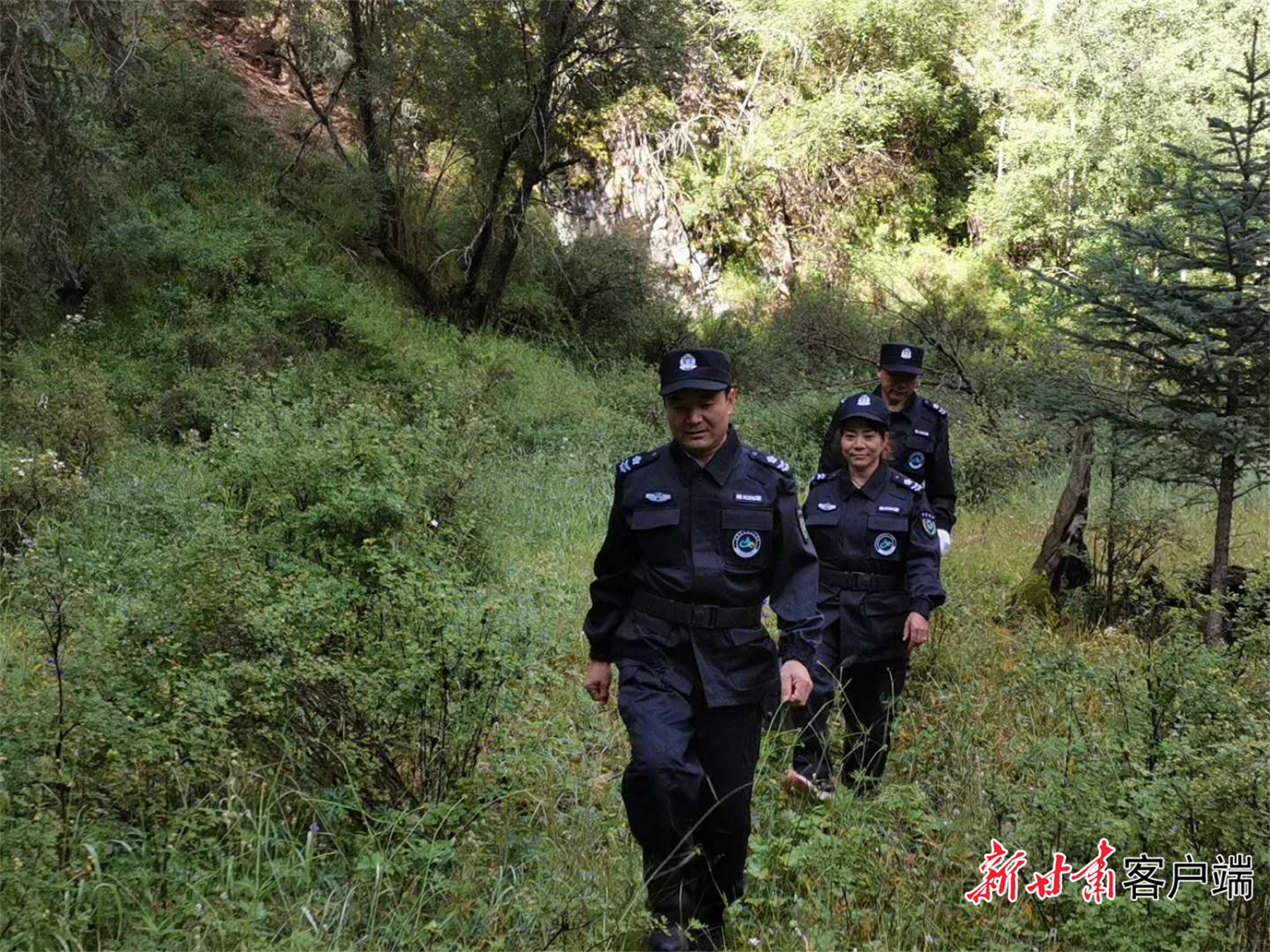 马建成和同事们开展日常巡护　甘肃祁连山国家级自然保护区管护中心供图
