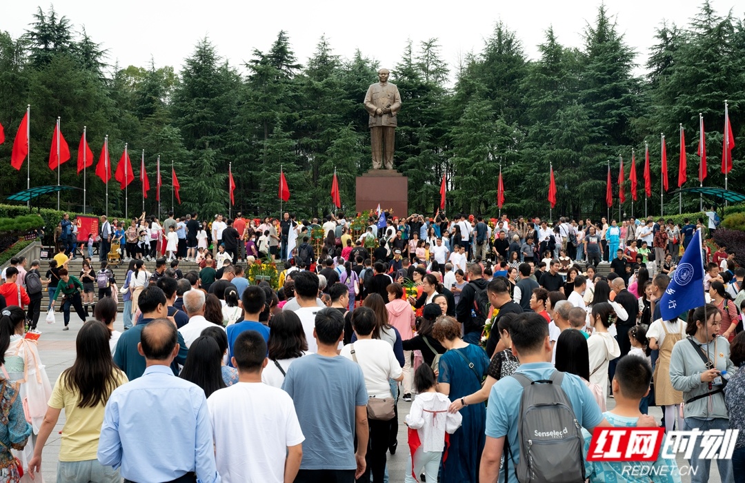 韶山毛泽东广场。_副本.jpg