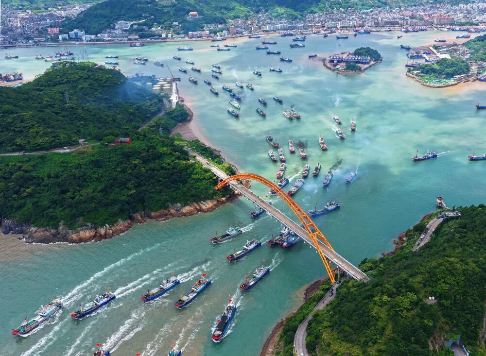 8.5 谢定会 石浦渔港开渔.jpg