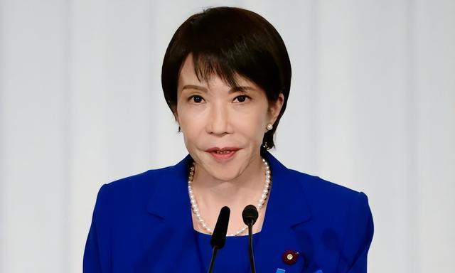 航路停飞暴跌六成!中国搭客集体弃游日本,高市一句话亏了2万亿