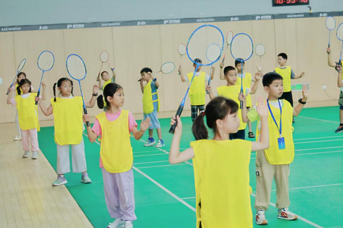 龙悦社区“阳光少年”夏令营：公益托管解民忧，多彩课程伴成长