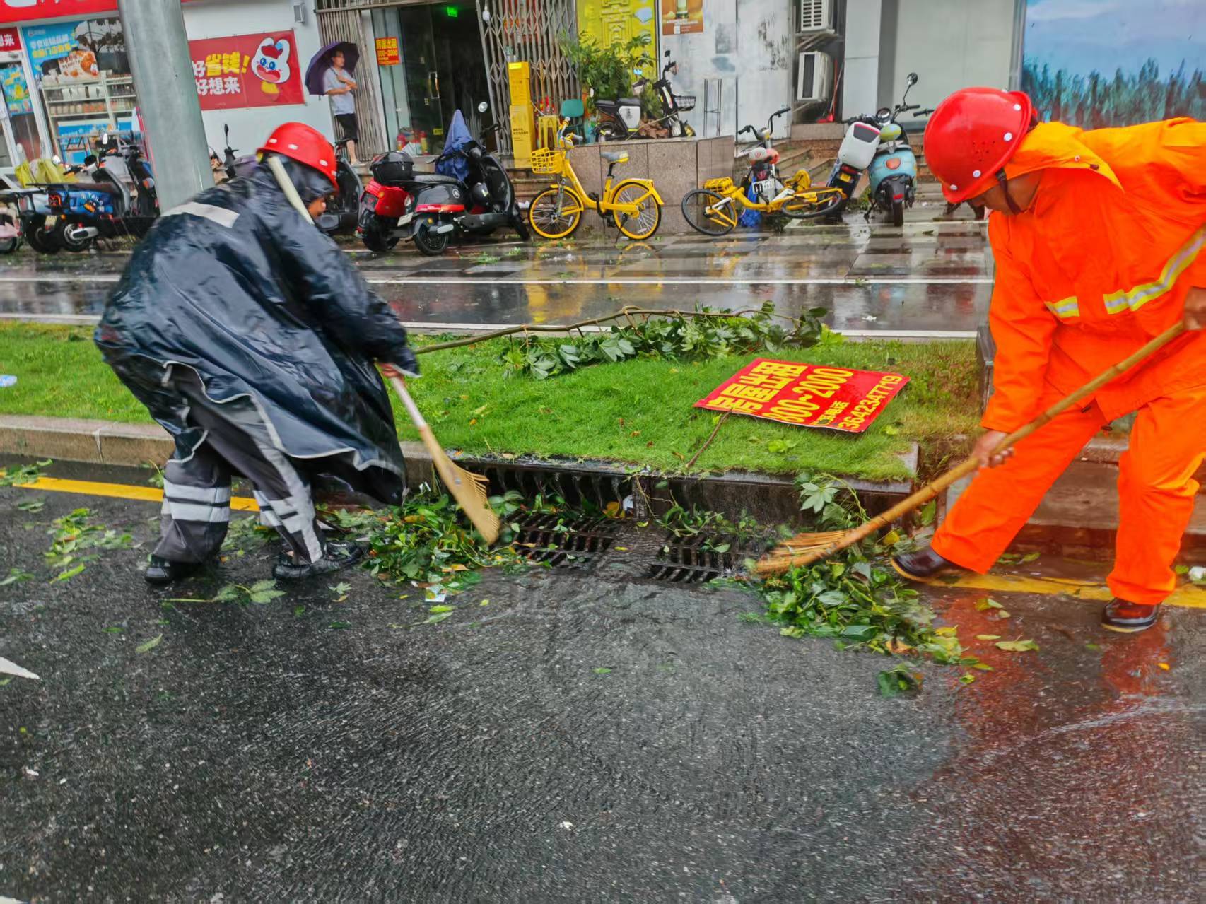 “红霞”来袭,深圳水务人硬核守护!