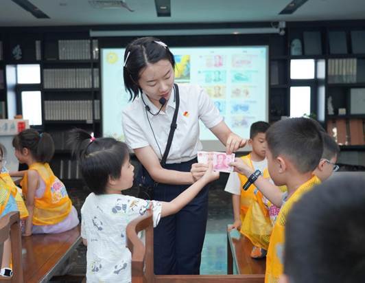 快乐“暑”不尽 金融科普正当时——工行武汉分行开展小小银行家主题活动