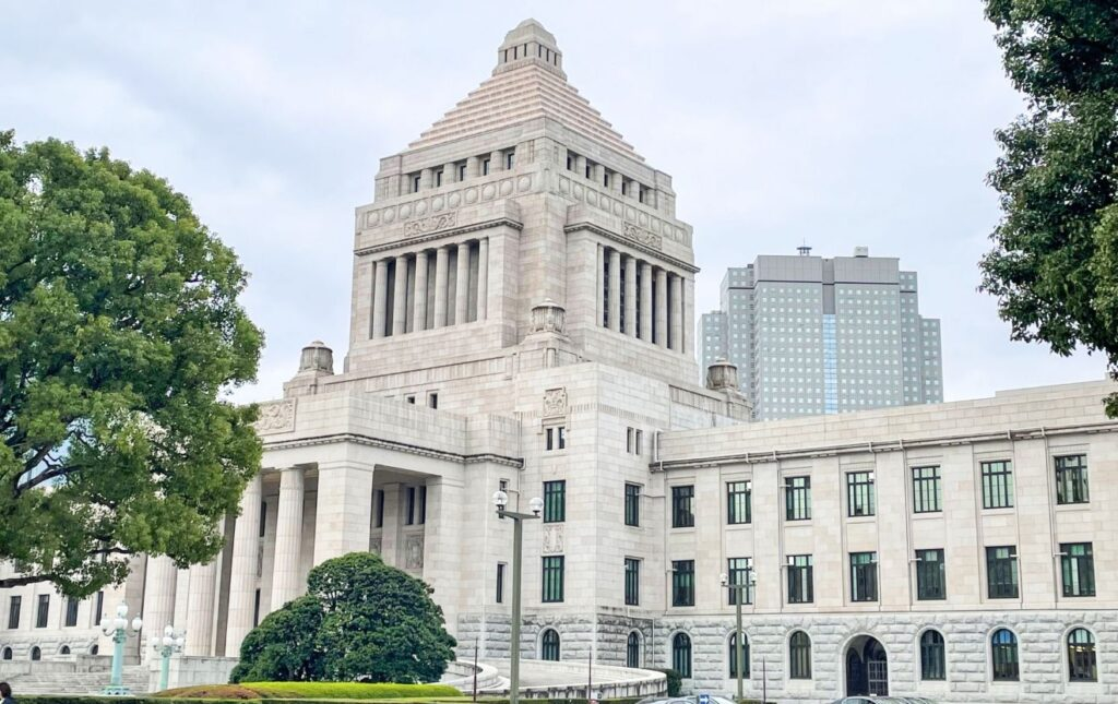 “东京一极集中”是日本政治、经济、文化以及人口长期向东京及周边地区聚集的现象。（图源：《东京新闻》）