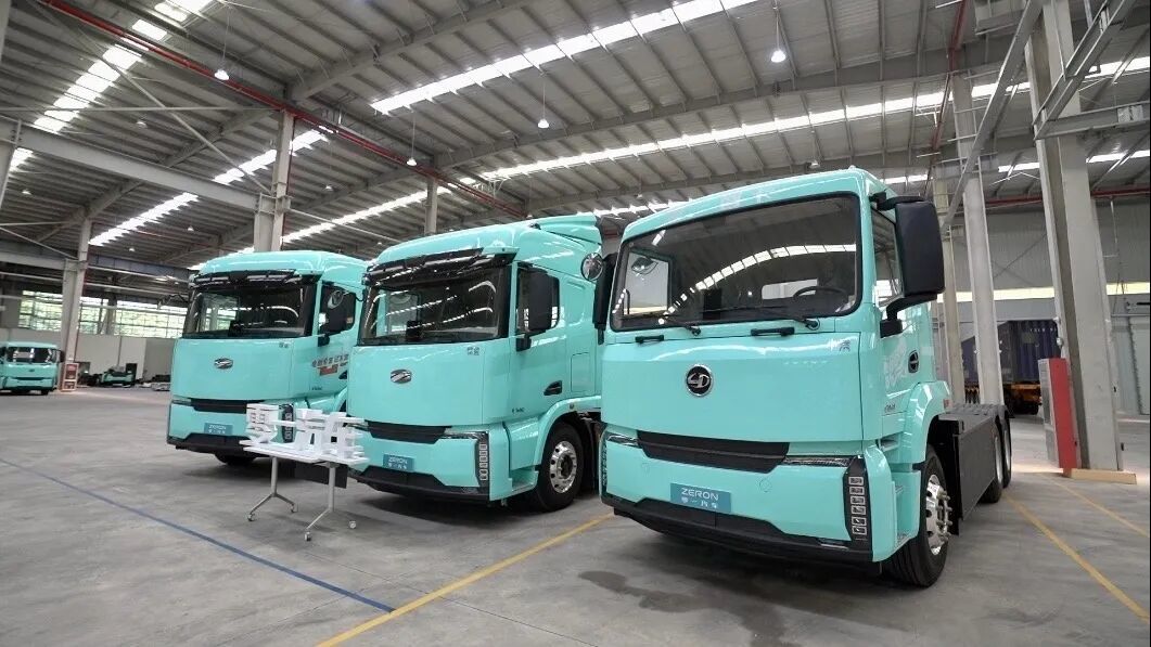 2025零一汽车自研的ZSD系统实景话应用为全国新能源重卡领域首个在实景场地落地的自动驾驶系统素材01.jpg