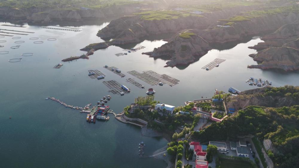 刘家峡水库一角