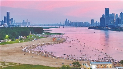 龙沙湾天然泳场