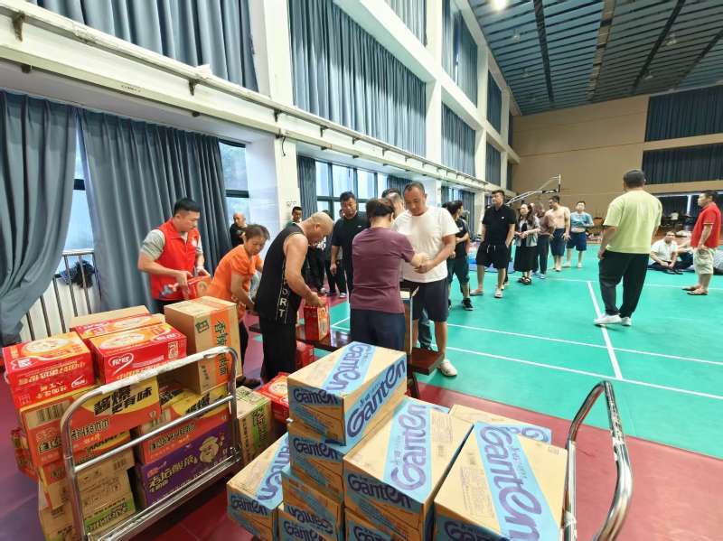 多措并举迎战台风“红霞” 西乡街道盐田社区筑牢辖区安全防护网