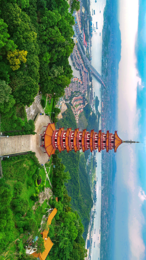 雁山纪元塔 陈立武 摄