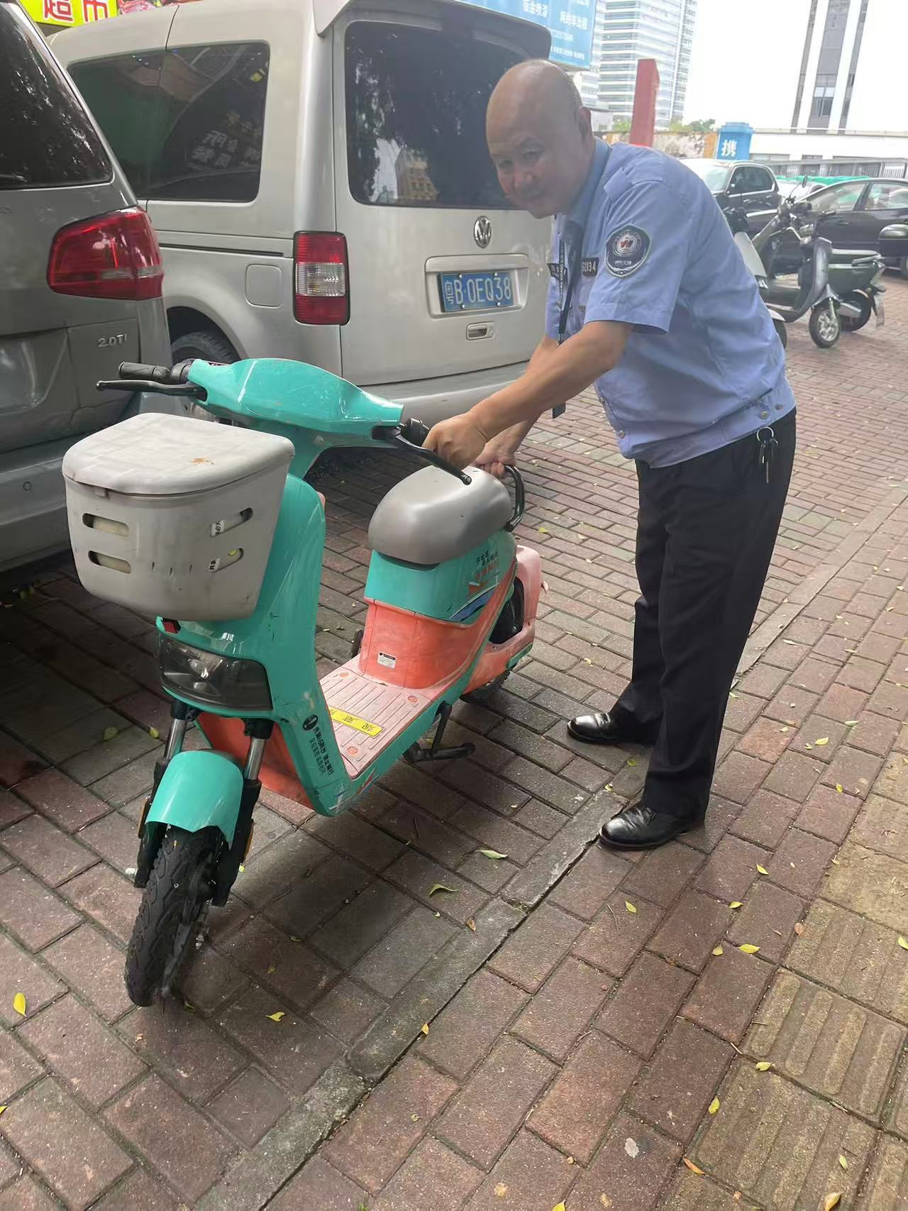 文明停放共享单车 | 河西社区开展整治乱停乱放共享单车活动