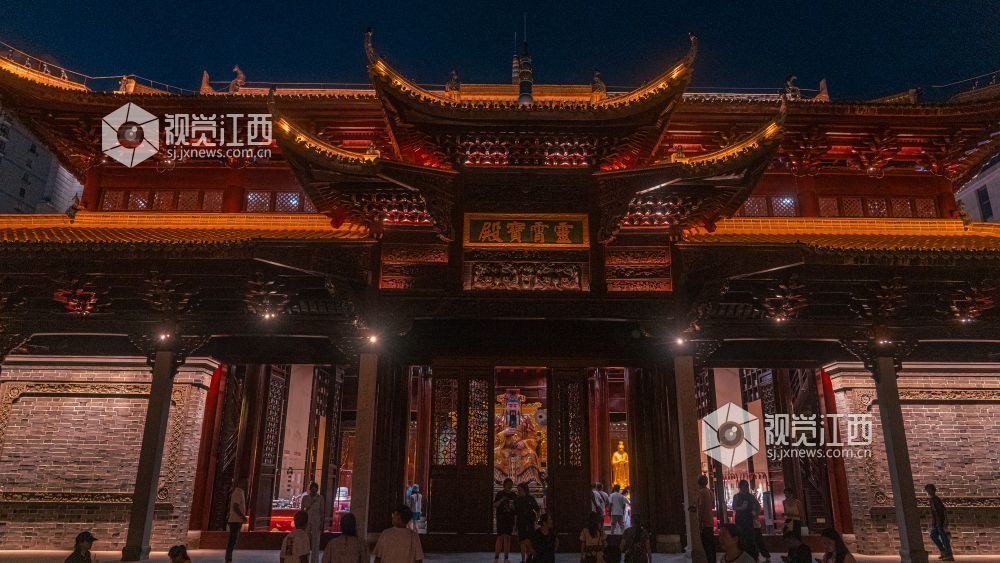 2026年7月25日在江西省南昌市万寿宫街区拍摄的画面。