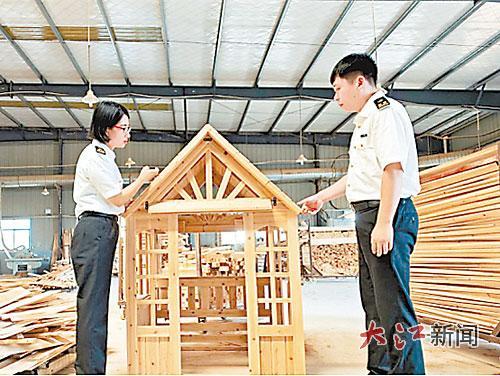 抚州海关助力竹木制品扩大出口。