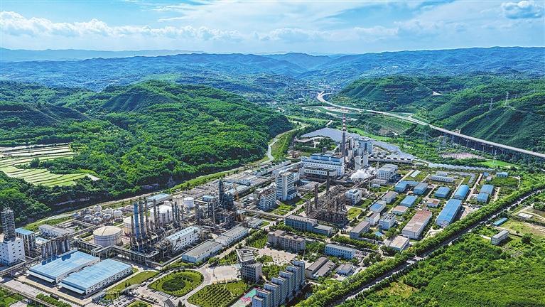 华亭煤业集团华亭智能煤炭洗选公司全景　新甘肃&middot;甘肃日报记者　郁婕