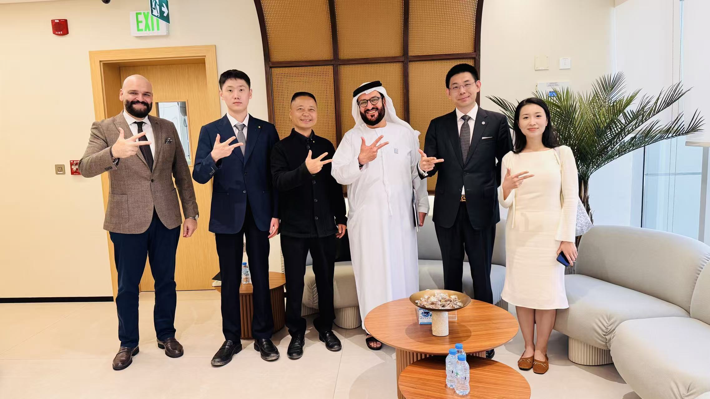 凤凰网中东拜会阿联酋总统媒体顾问阿尔‑拉伊西（H.E. Al Rayssi）阁下