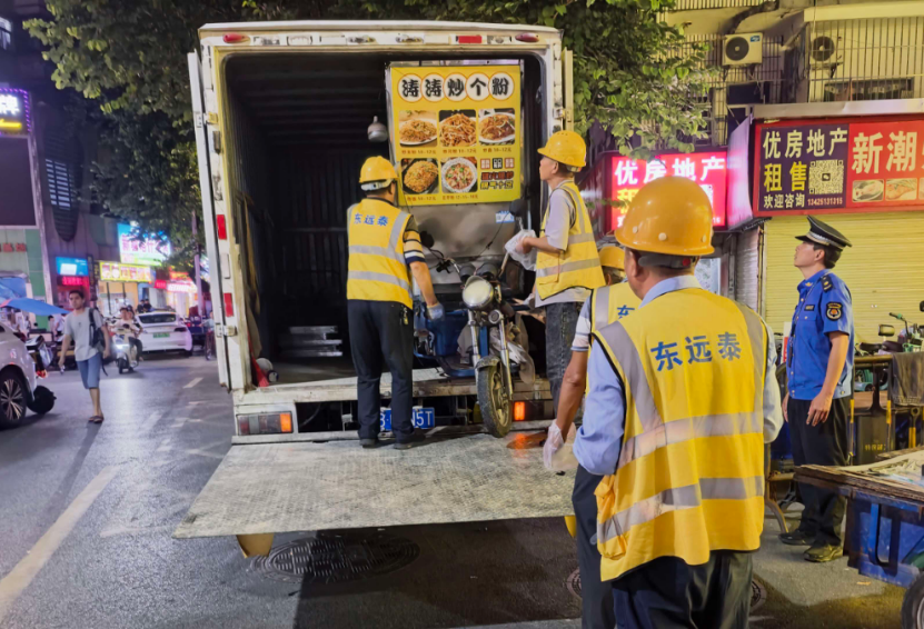 夜色不“添堵” 守护有温度——西乡街道精细守护夜间“烟火秩序”