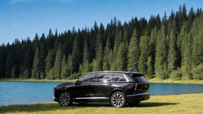五菱上市10万级新能源SUV,星光L三代同堂幸福感拉满