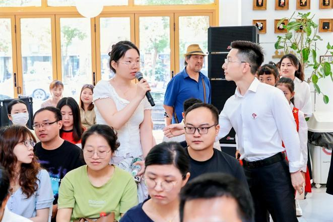 南京江宁:“红喇叭”送“理”进社区