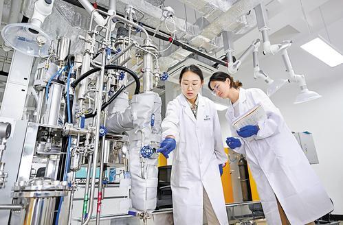 一座实验室为化工产业育“绿芯”(图1)