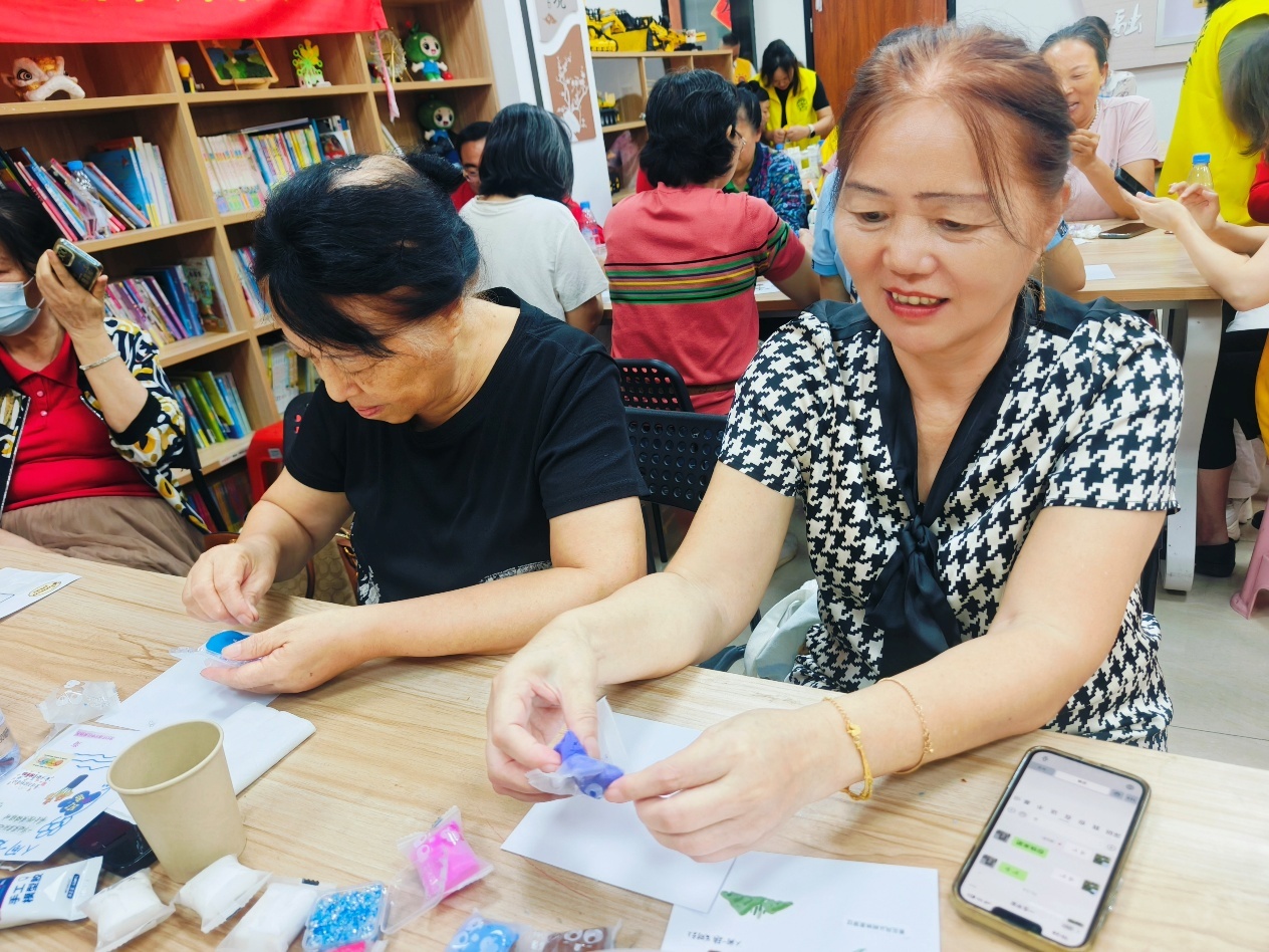 暖心敬老，以画疗心——深圳狮子会艺术疗愈进河东社区