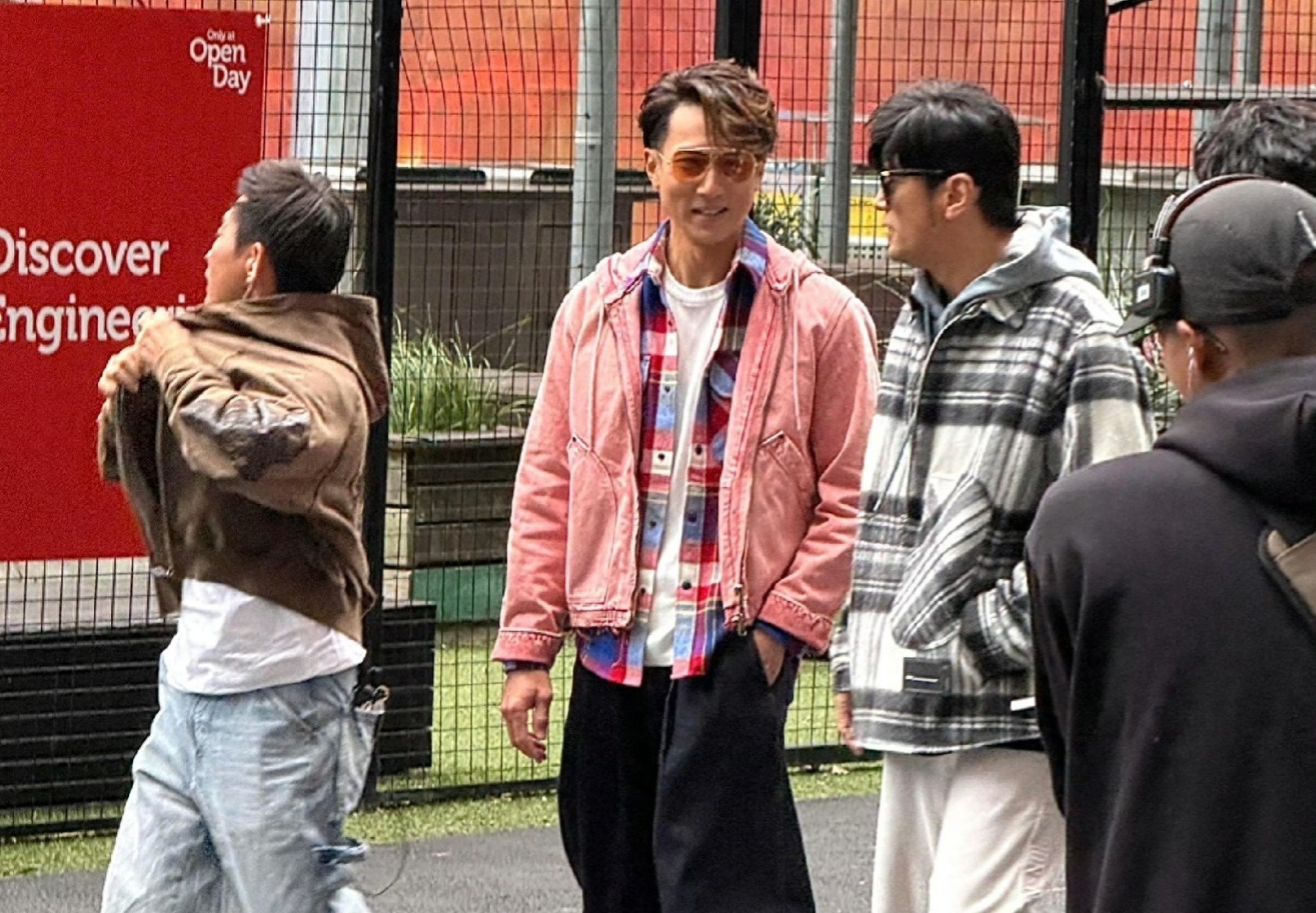 周杰伦私生子风波后首现身 录综艺谈笑风生未受影响