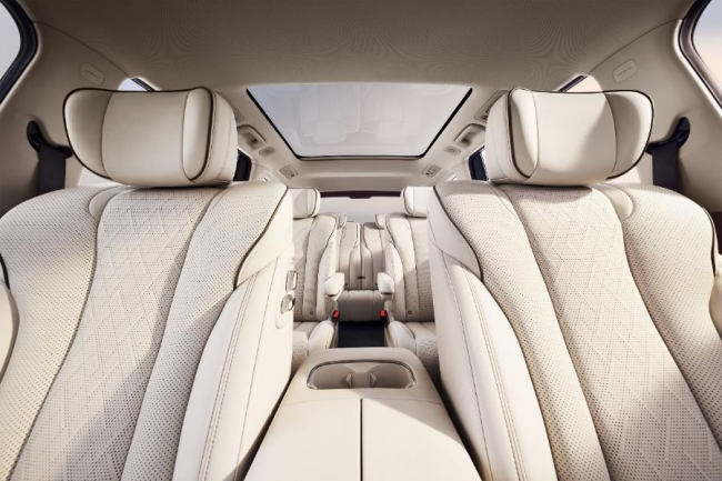 五菱上市10万级新能源SUV,星光L三代同堂幸福感拉满