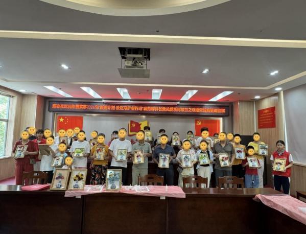 指尖非遗润心田，瓷画宋锦共疗愈--麻布社区开展精神康复者非遗手工疗愈活动