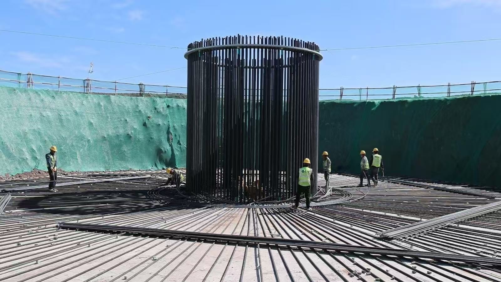 中核汇能160万千瓦新能源项目施工现场