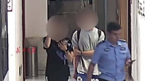 #武汉民警40分钟找回遗落的9000元手机#【价值9000余元的手机