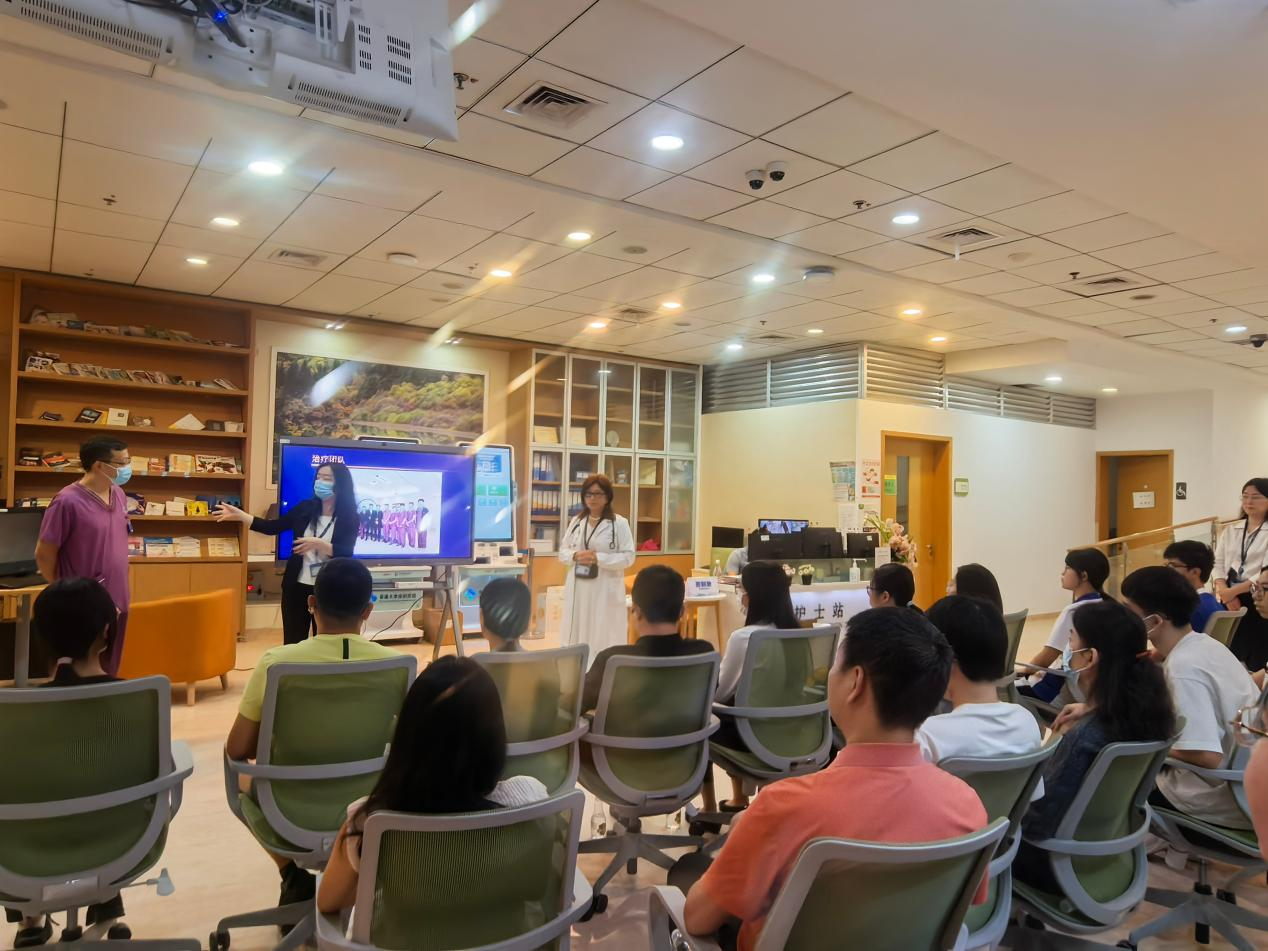 探索医学未来 GCOG高中生智能放疗探索营在港大深圳医院开营