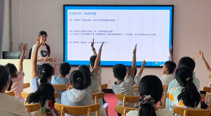宁晋县：安全教育进托管 暖心守护少年七彩暑期