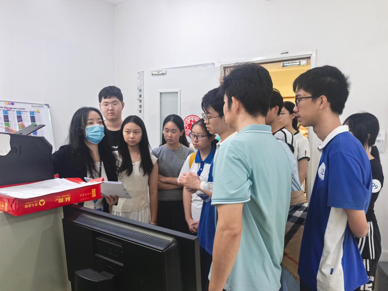探索医学未来 GCOG高中生智能放疗探索营在港大深圳医院开营
