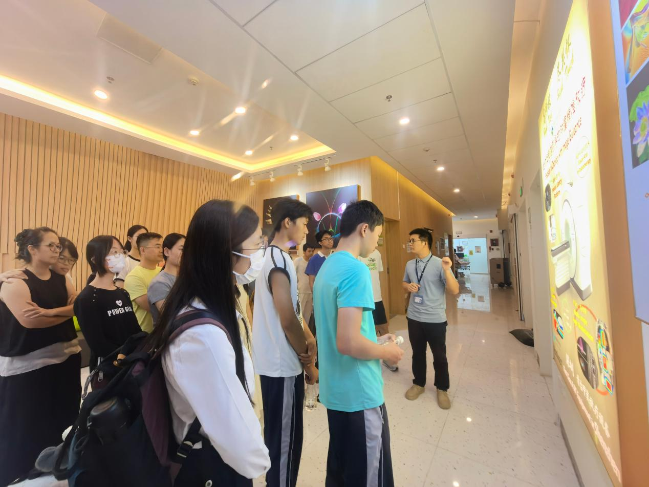 探索医学未来 GCOG高中生智能放疗探索营在港大深圳医院开营