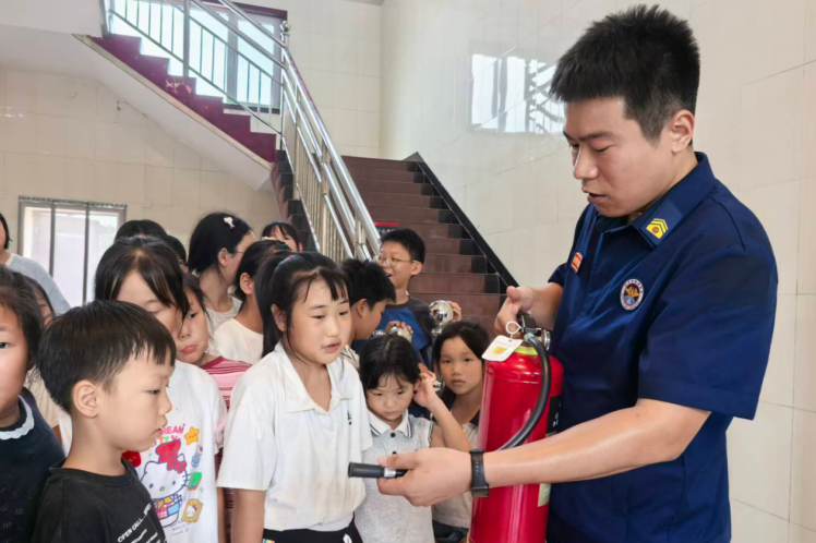 宁晋县：大陆村镇阳光公益课堂点亮少年童心
