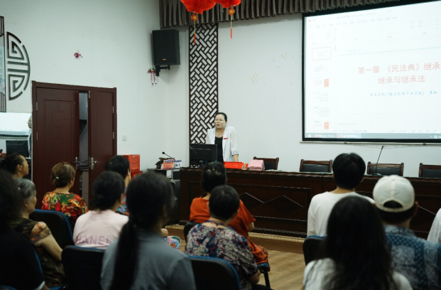 南昌师范学院美术学院(数字影像产业学院)“艺法同行”宣讲团进社区