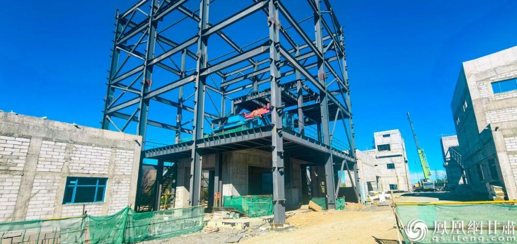 新疆喀拉通克铜镍矿破碎系统筛分厂房建设现场 金川集团数智技术有限公司供图