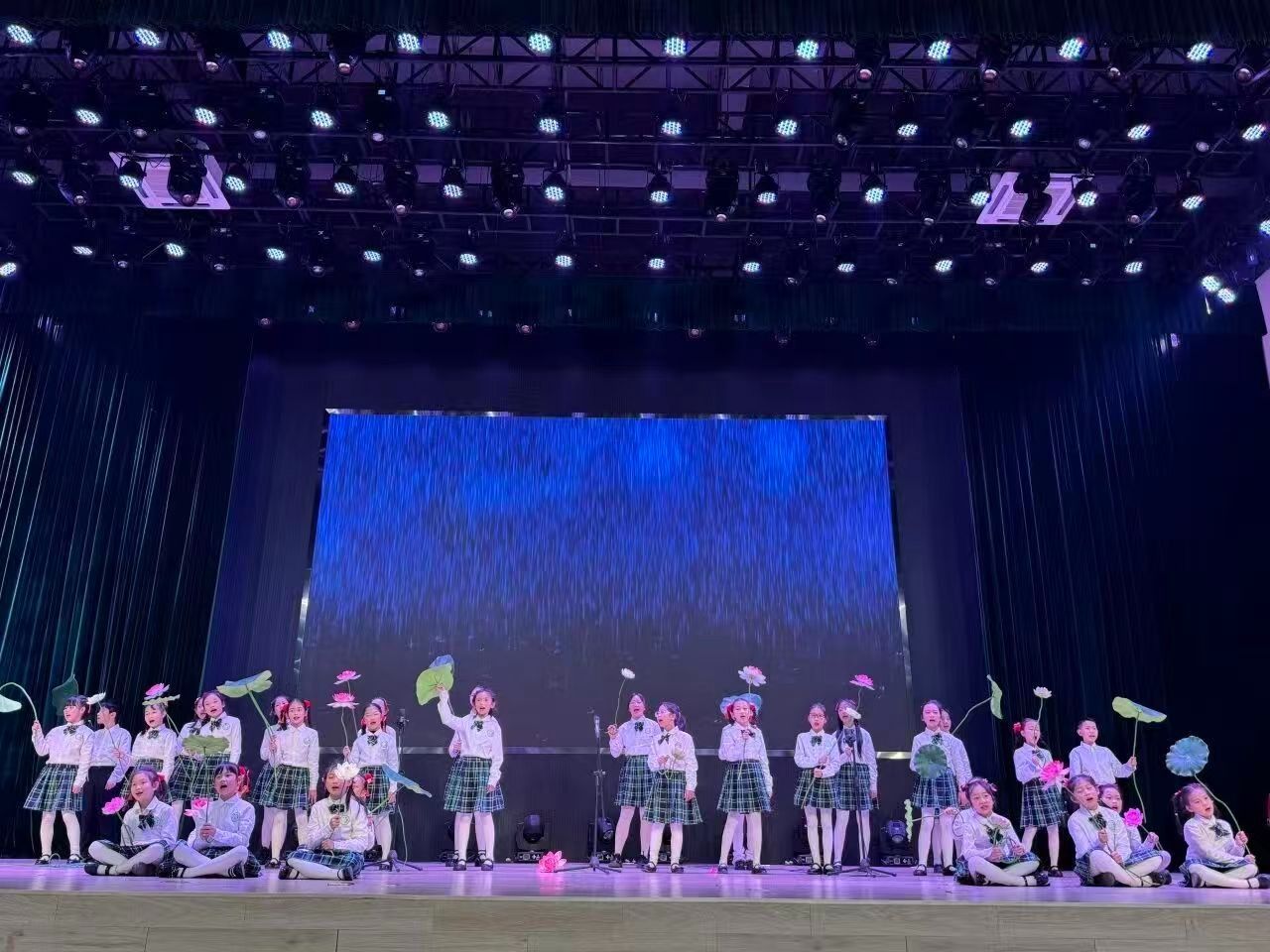 火炬高新区第八小学参加美育节民乐展演。（图源：火炬高新区第八小学）