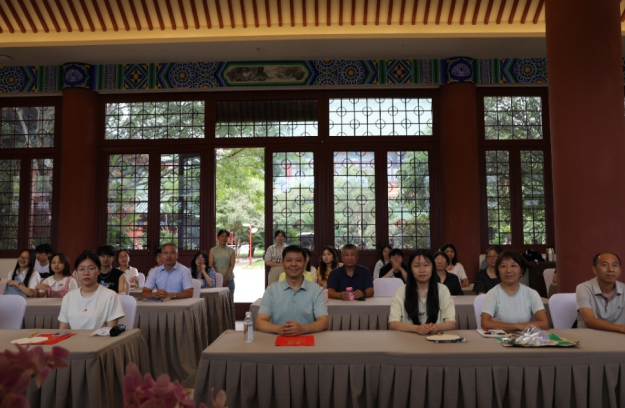 南昌师范学院学生参加“故纸藏珍 书香豫章”2026年中华传统晒书活动