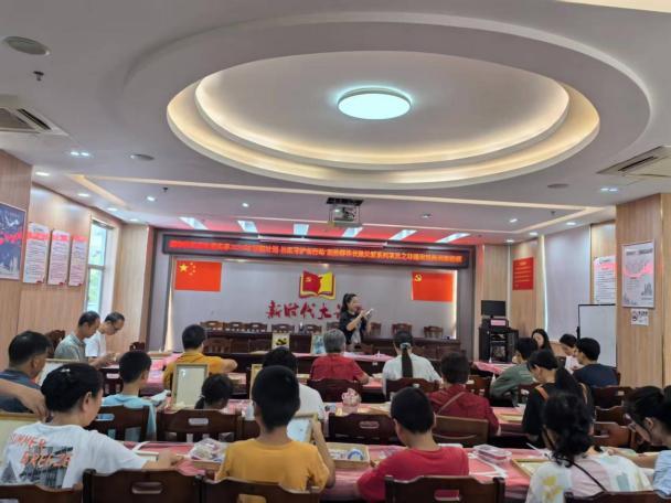 指尖非遗润心田，瓷画宋锦共疗愈--麻布社区开展精神康复者非遗手工疗愈活动
