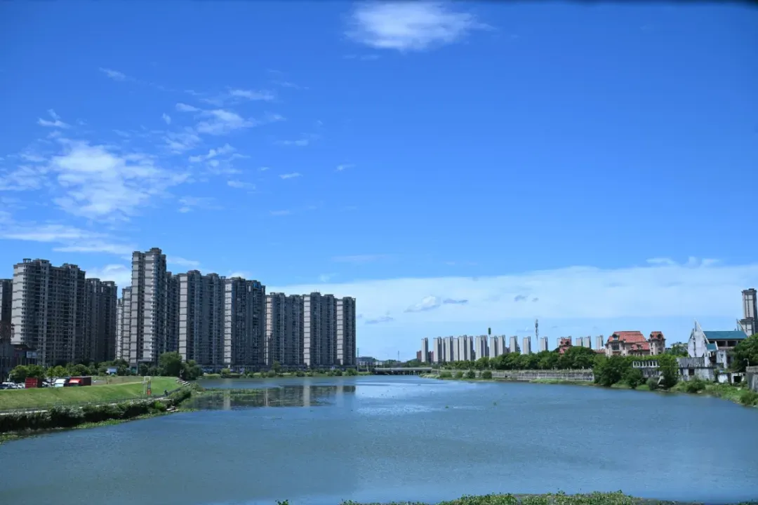 “宜春蓝”刷屏朋友圈（图）