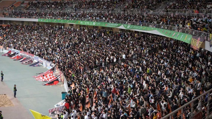 4月5日,兰州陇原竞技足球队本赛季首个主场比赛现场。