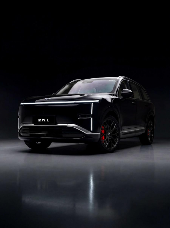 五菱上市10万级新能源SUV,星光L三代同堂幸福感拉满