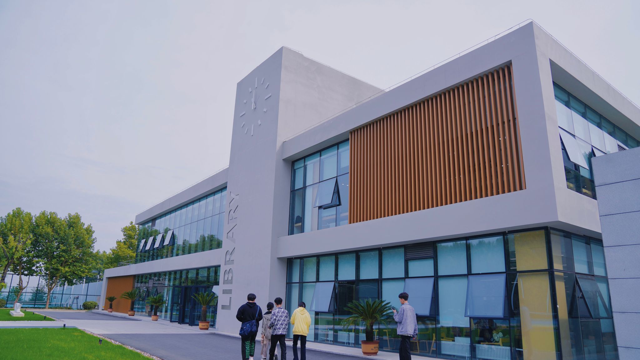 教育视点|这份校园美景打卡合集 送给正在准备短视频大赛的你