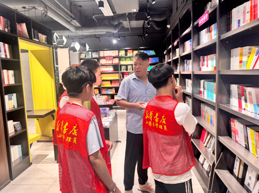 石家庄市新华书店为读者打造一站式夏日文化乐园
