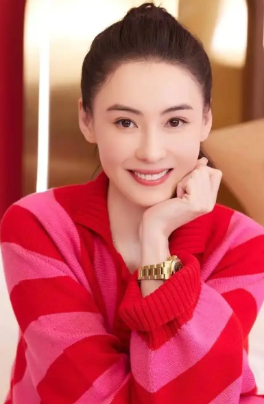 谢贤前女友首开播,谈张柏芝:魅力自存心间,无需多言 第4张 谢贤前女友首开播,谈张柏芝:魅力自存心间,无需多言 第4张