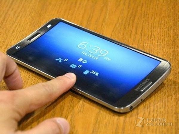 国产安卓全盘撤退,为何苹果新iPhone偏要上曲面屏?